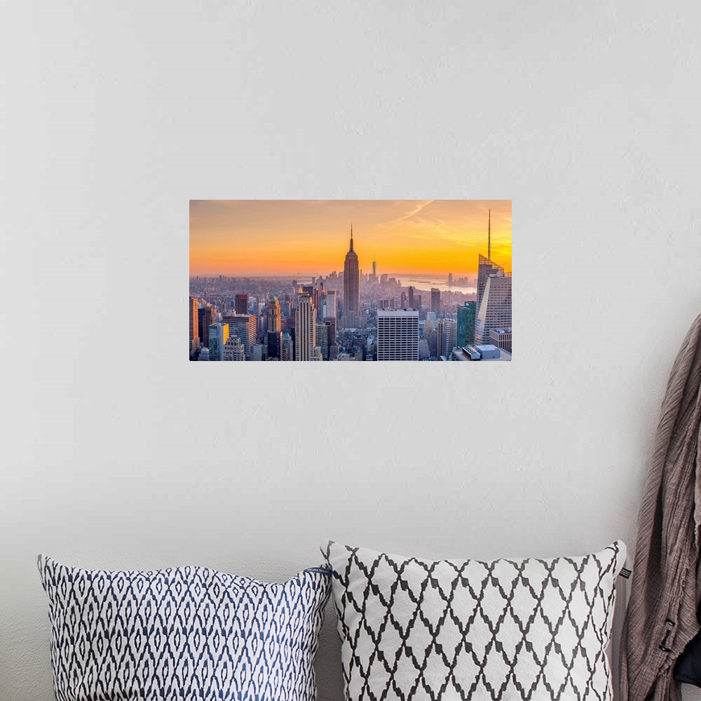 A bohemian room featuring USA, New York, Midtown and Lower Manhattan, Empire State Building and Freedom Tower.