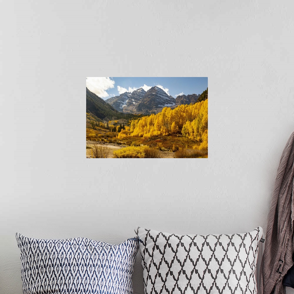 A bohemian room featuring Maroon Bells-Snowmass Wilderness in Aspen, Colorado in autumn. United States, Colorado.
