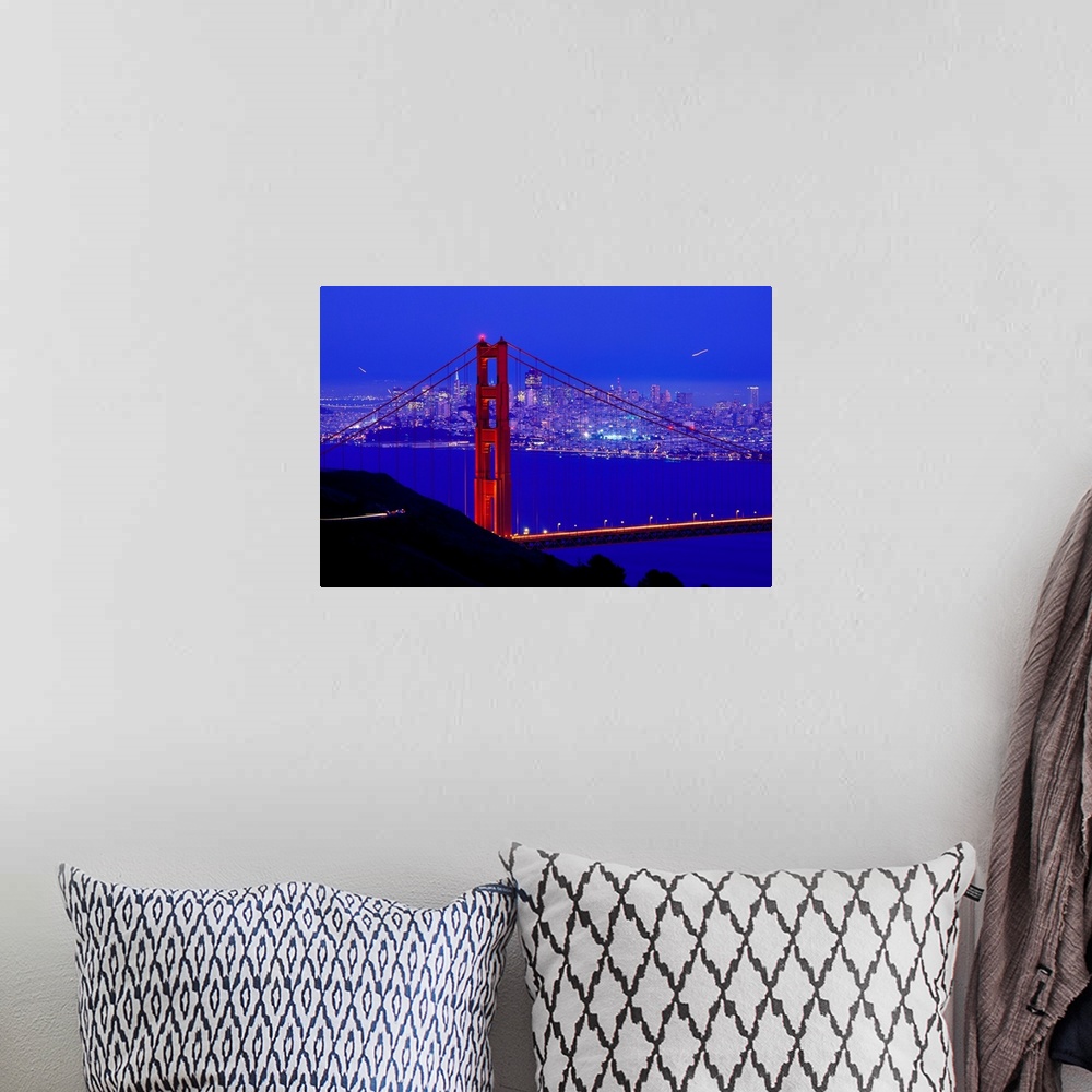 A bohemian room featuring California, San Francisco, Golden Gate Bridge and skyline at night