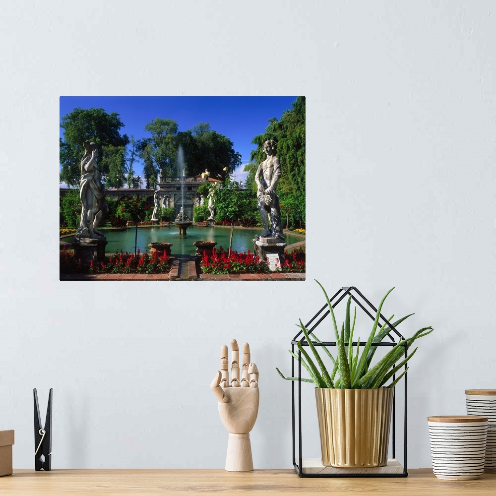 A bohemian room featuring Italy, Tuscany, Lucca, Palazzo Pfanner, park