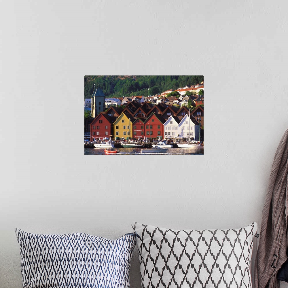 A bohemian room featuring Norvegia-Bergen-Bryggen: il quartiere anseatico.