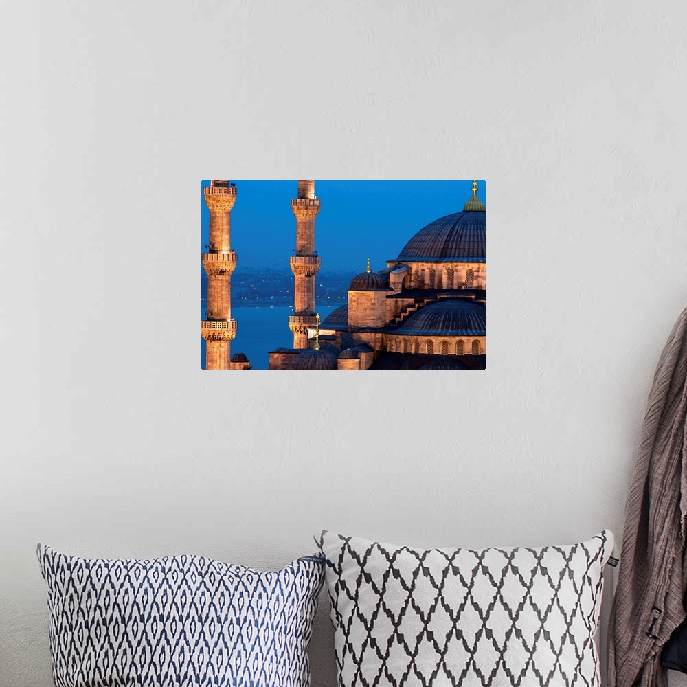 A bohemian room featuring Turkey, Marmara, Mediterranean area, Bosphorus, Istanbul, Blue Mosque