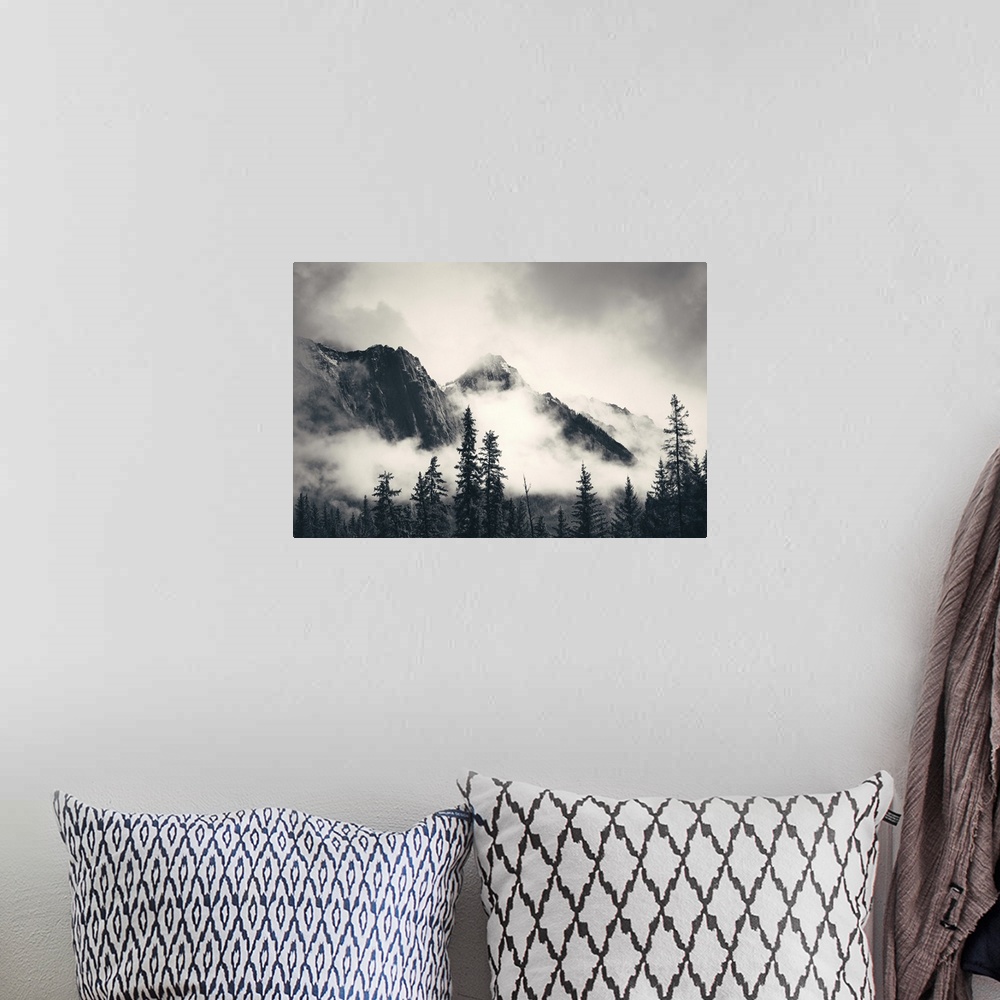 A bohemian room featuring Misty mountain in Banff National Park.
