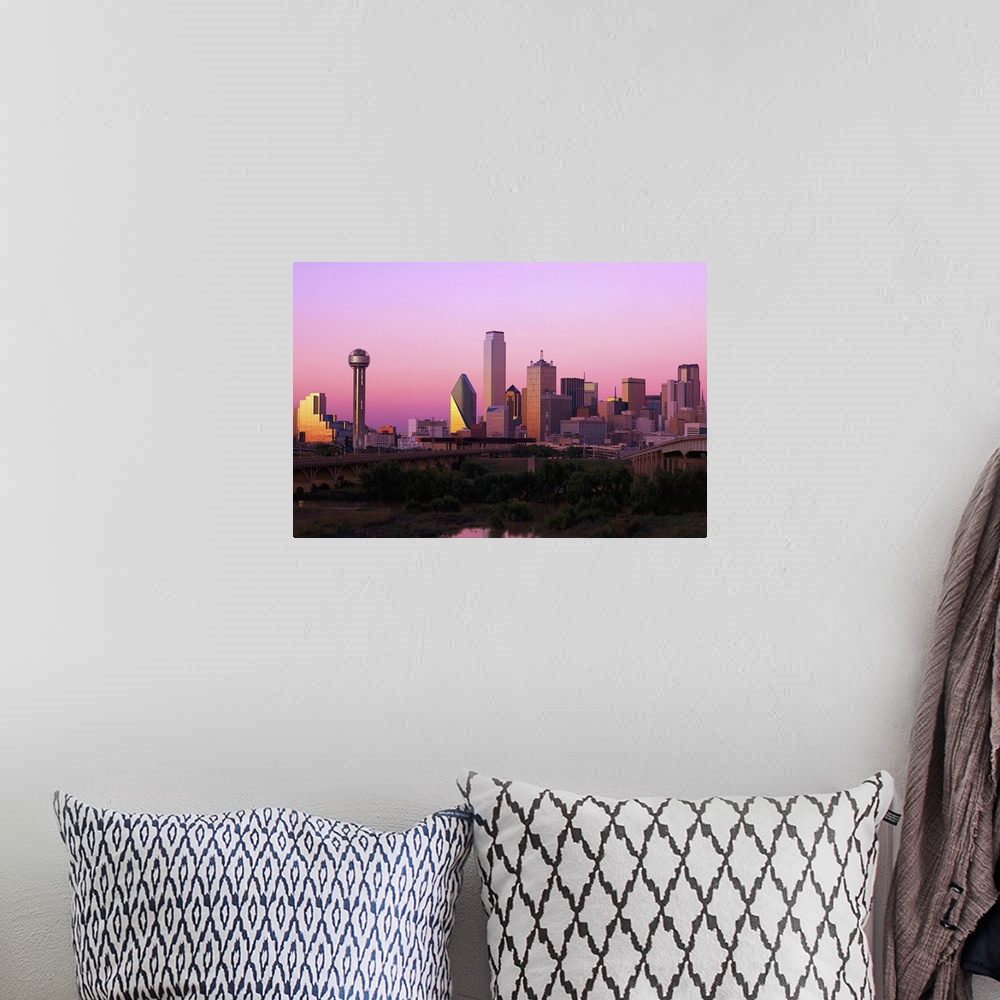 A bohemian room featuring USCIT083 Skyline of Dallas at dusk