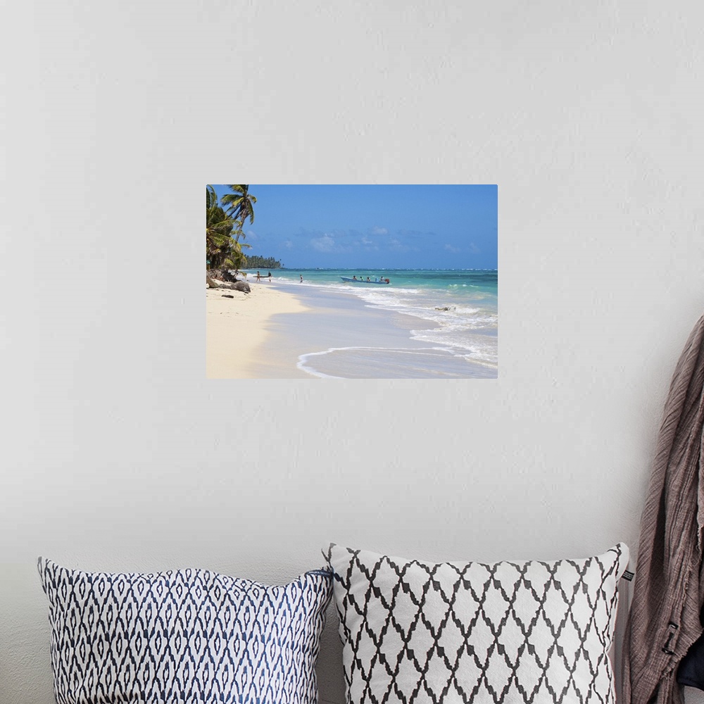 A bohemian room featuring Nicaragua, Corn Islands, Little Corn Island, Iguana Beach