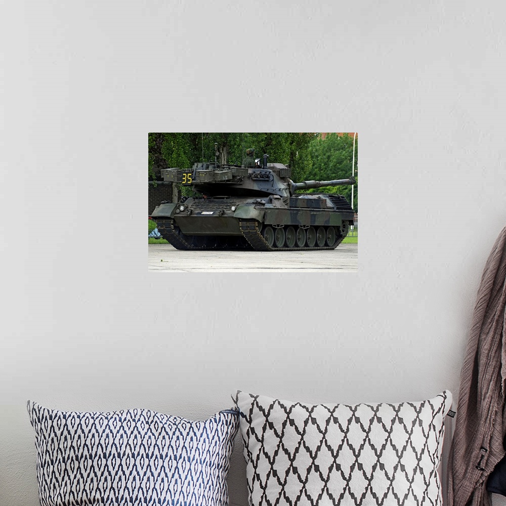 A bohemian room featuring The Leopard 1A5 MBT of the Belgian Army in action
