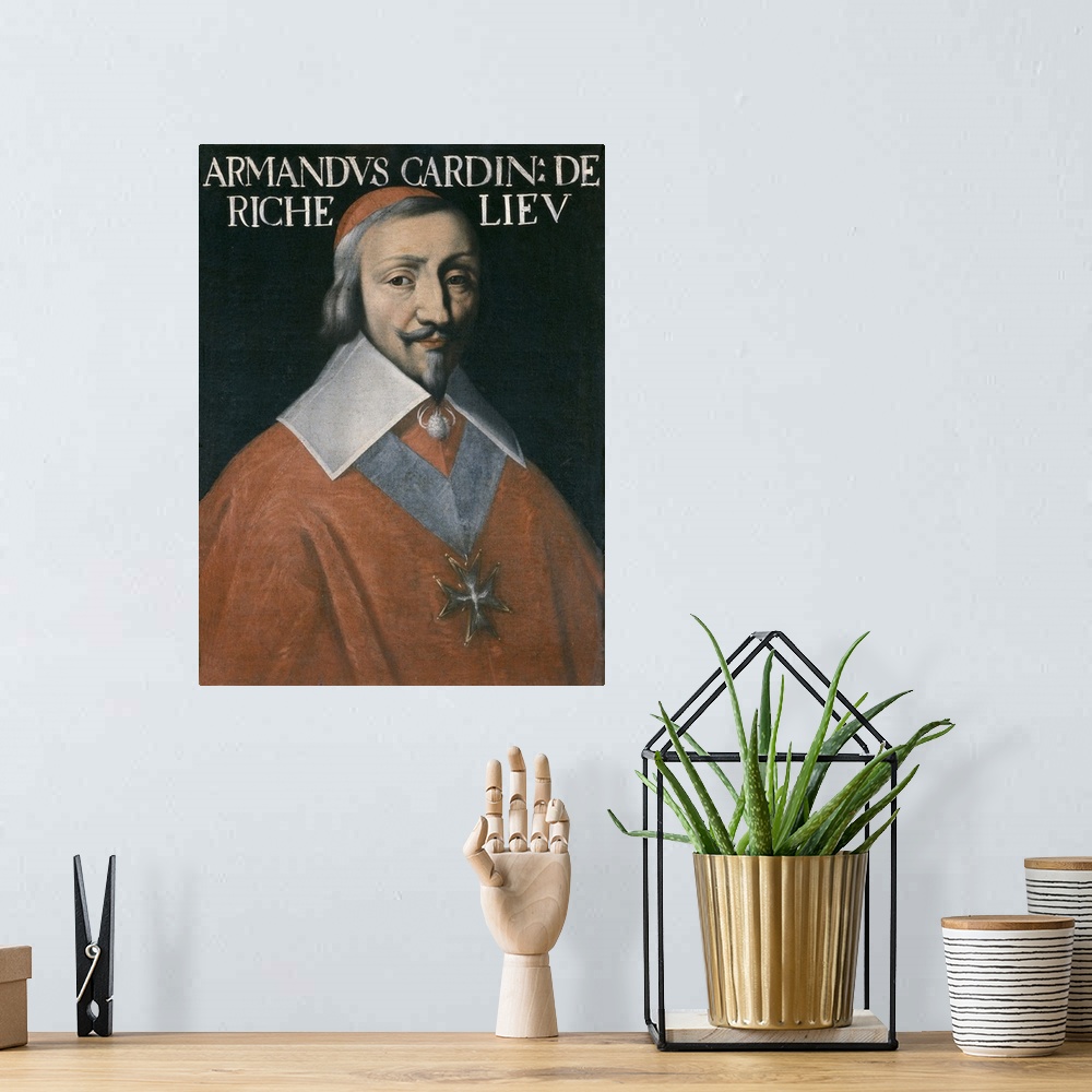A bohemian room featuring Cardinal de Richelieu