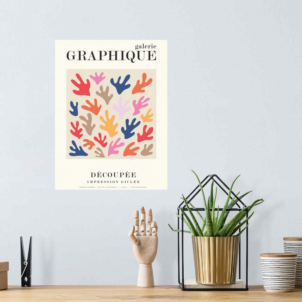 A bohemian room featuring Graphique 12