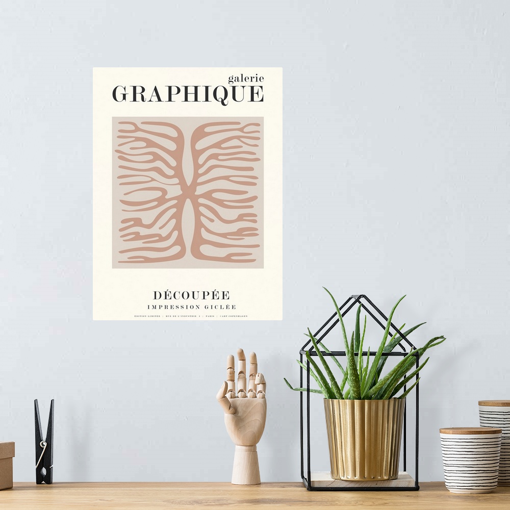 A bohemian room featuring Graphique 9