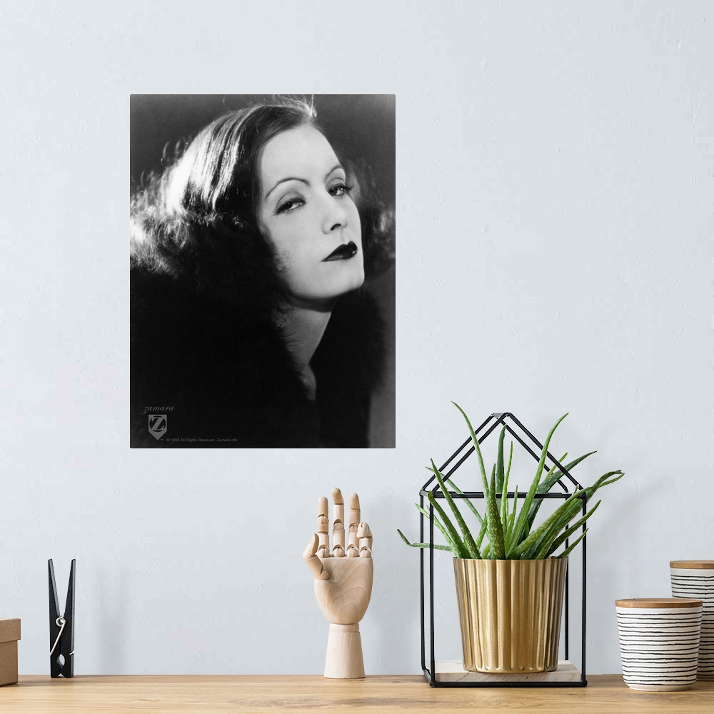 A bohemian room featuring Greta Garbo B