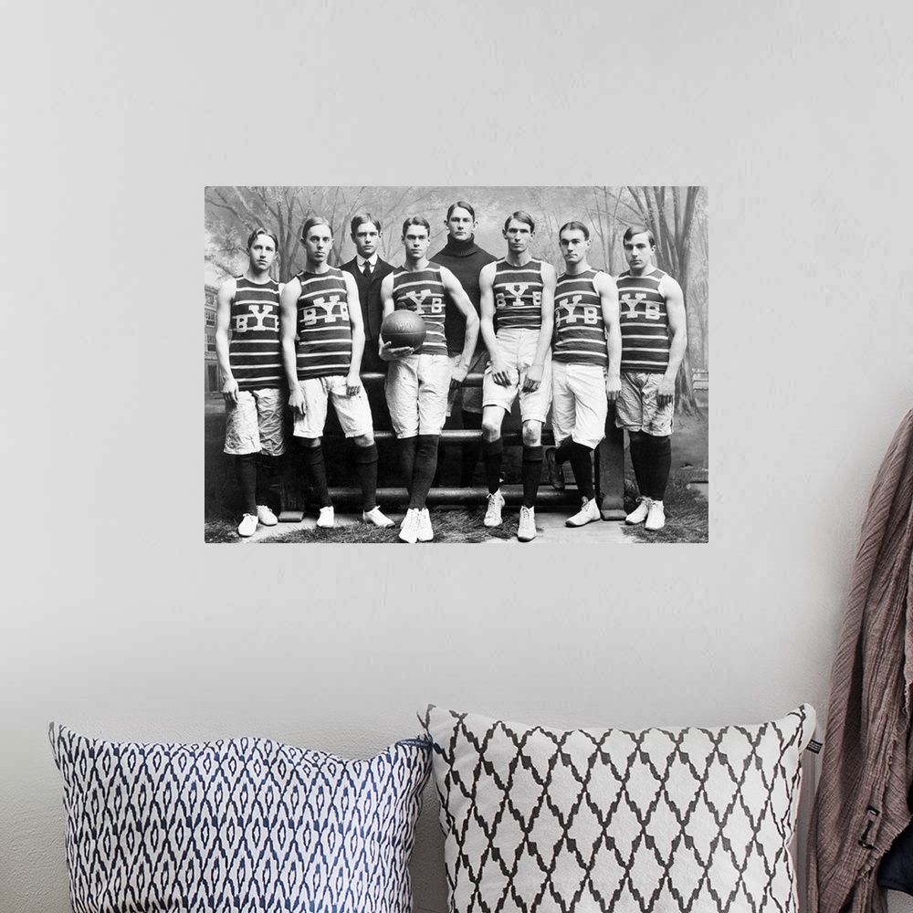 A bohemian room featuring The Yale University basketball team, 1901.