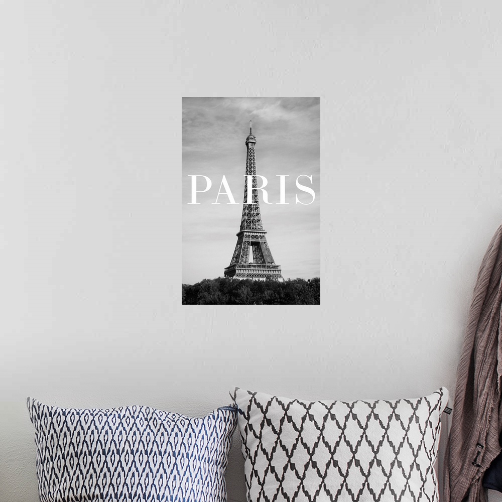 A bohemian room featuring Paris Eiffel 2