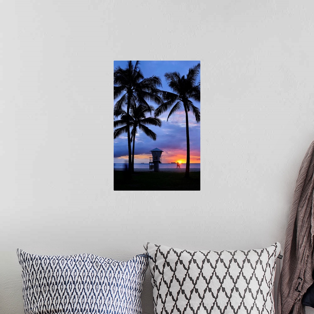 A bohemian room featuring Hawaii, Tropics, Pacific ocean, Oahu island, Honolulu, Waikiki beach
