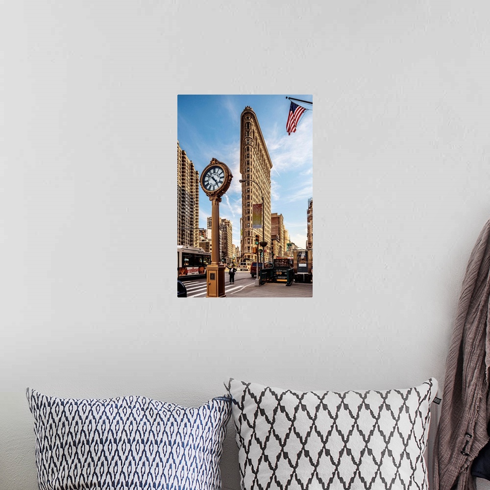A bohemian room featuring USA, New York City, Manhattan, Flatiron District, Flatiron Building.