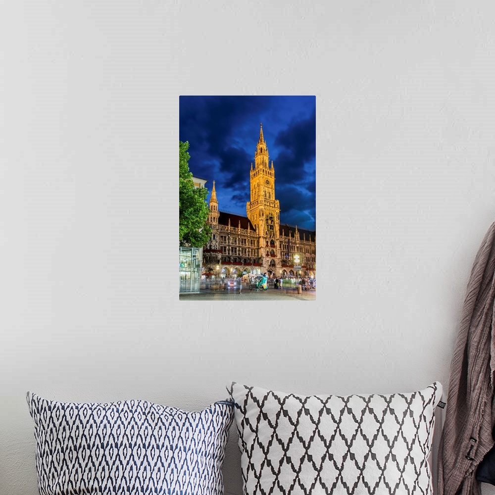 A bohemian room featuring Night view of the new city hall or Neues Rathaus, Marienplatz, Munich, Bavaria, Germany