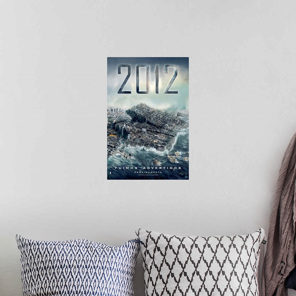 A bohemian room featuring 2012 - Movie Poster - Spanish