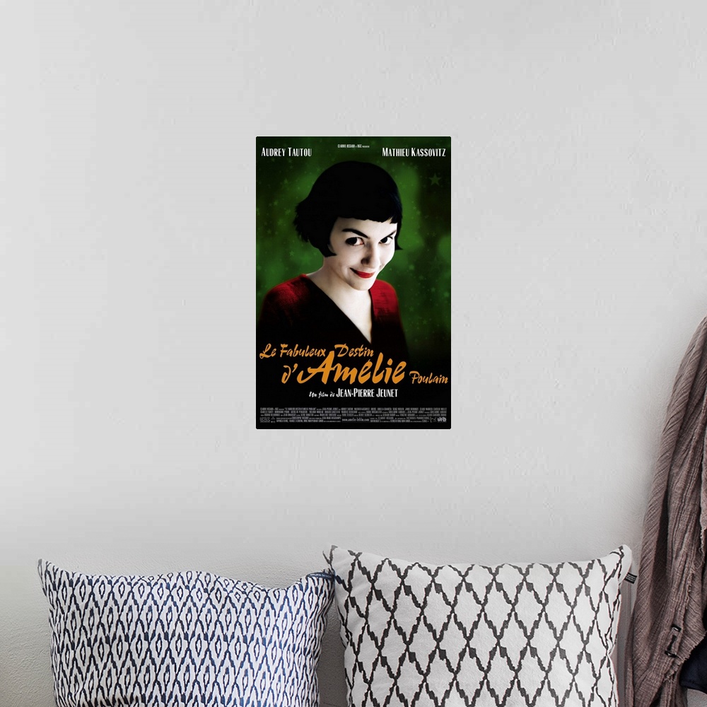 A bohemian room featuring Paris waitress Amelie (Tautou) has led a solitary, but not wholly unpleasant, existence. When she...