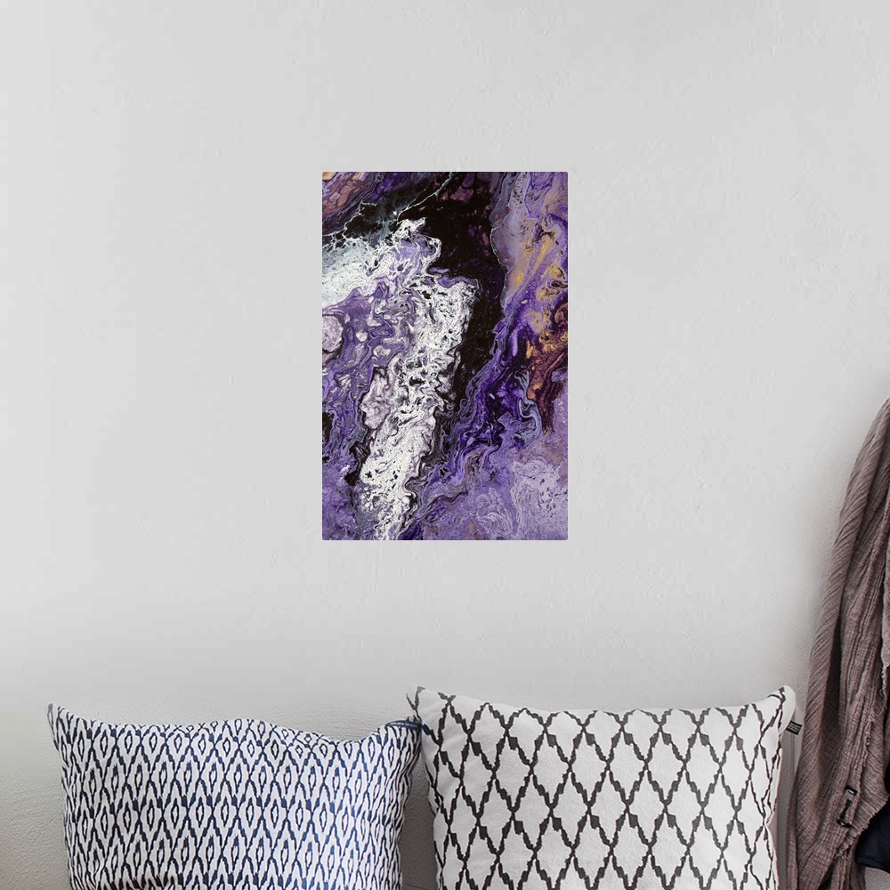 A bohemian room featuring Abstract contemporary painting in black, white and purple tones, in a marbling effect.