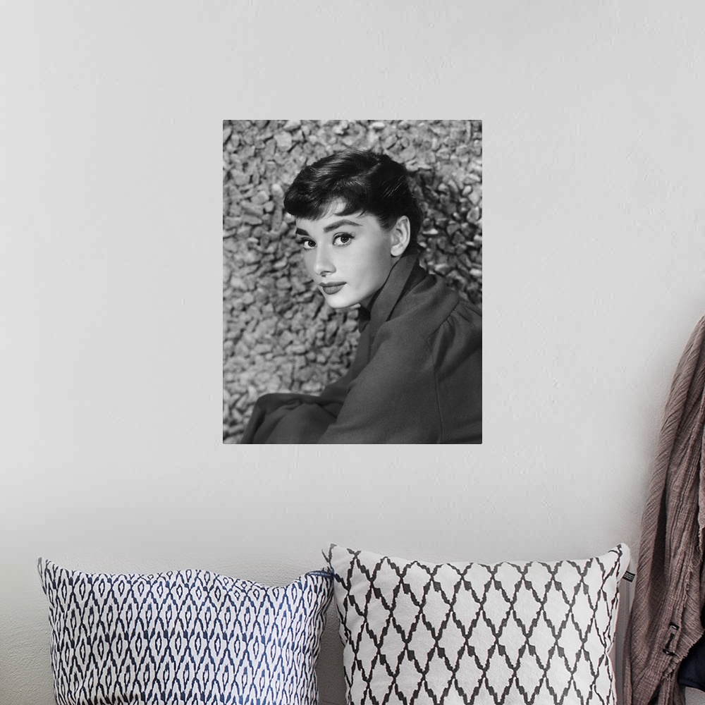 A bohemian room featuring Audrey Hepburn en 1954 American actress Audrey Hepburn in 1954