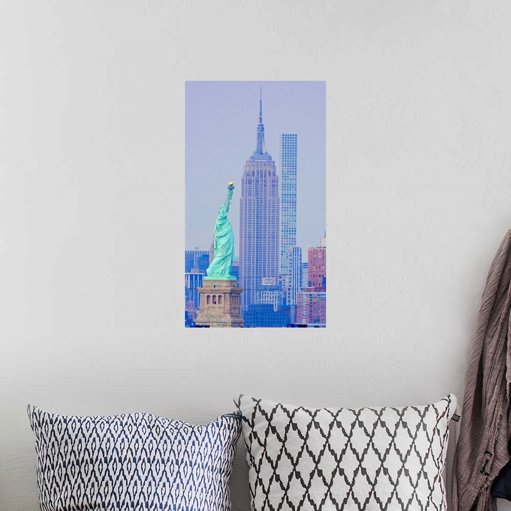 A bohemian room featuring Statue Of Liberty, Empire State Buillding And 432 Park Avenue