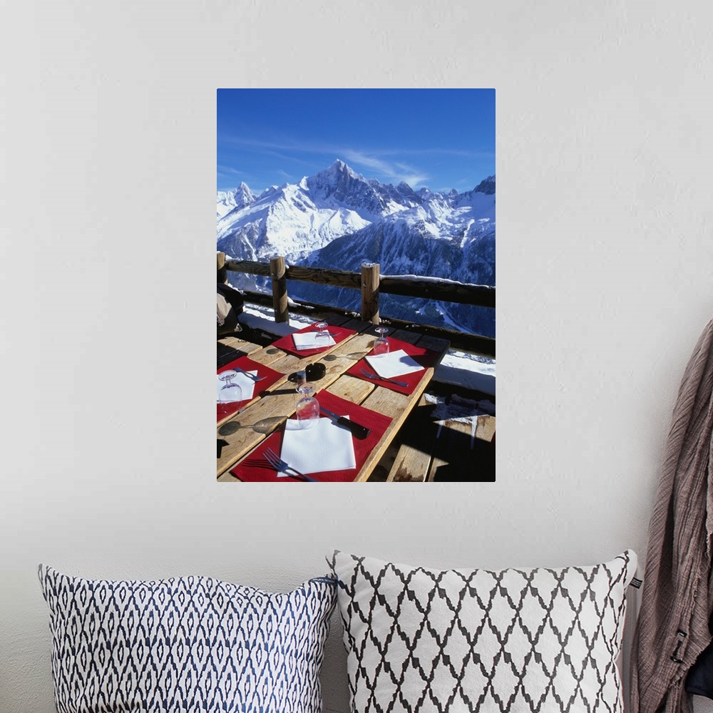 A bohemian room featuring France, Rhone-Alpes, Brevent ski area, view towards Aiguille Verte mountain