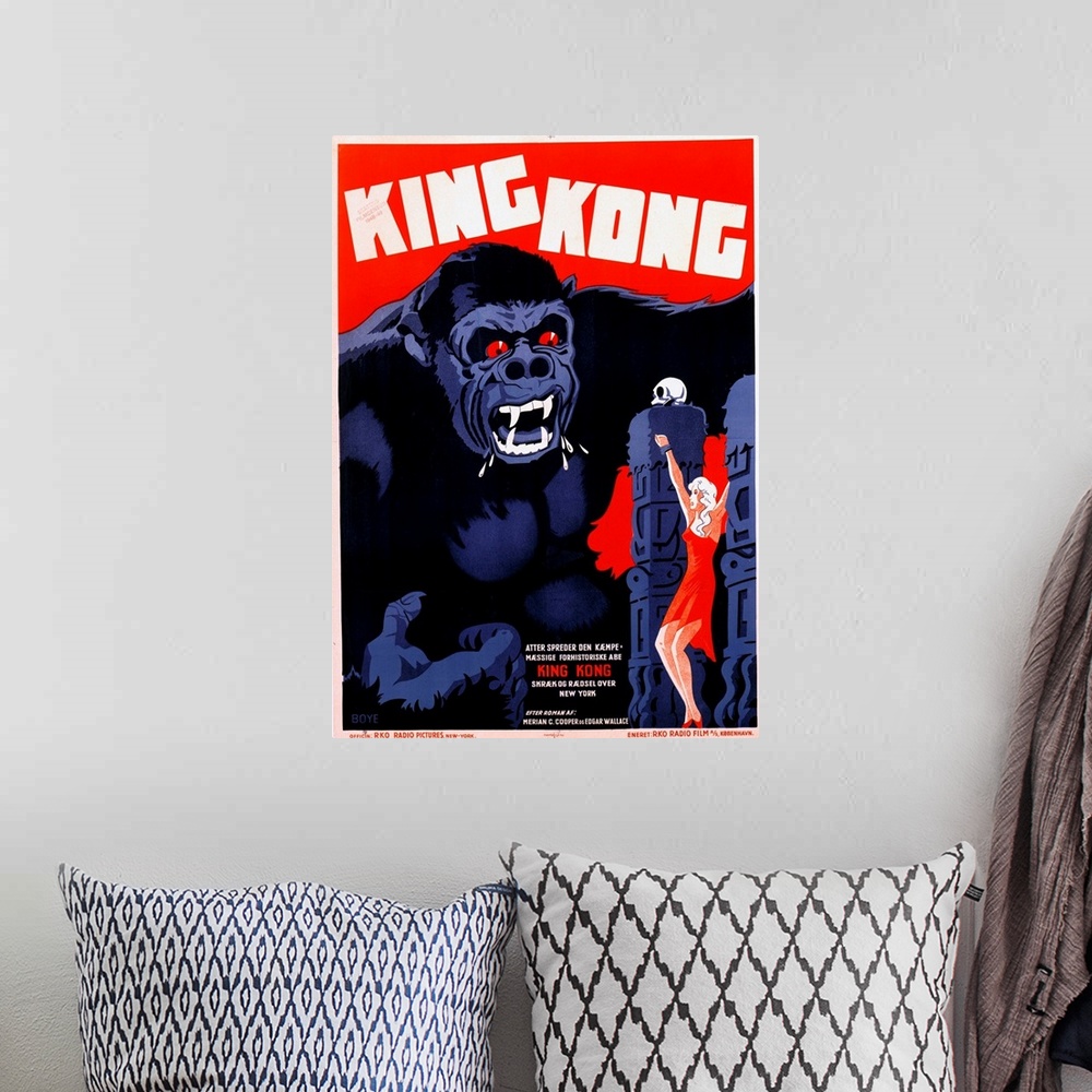A bohemian room featuring King Kong - Vintage Movie Poster (Danish)