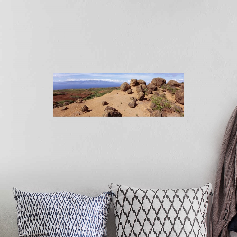 A bohemian room featuring Hawaii, Lanai, Garden of the Gods, Rock formation and uncultivated plant on the mountain