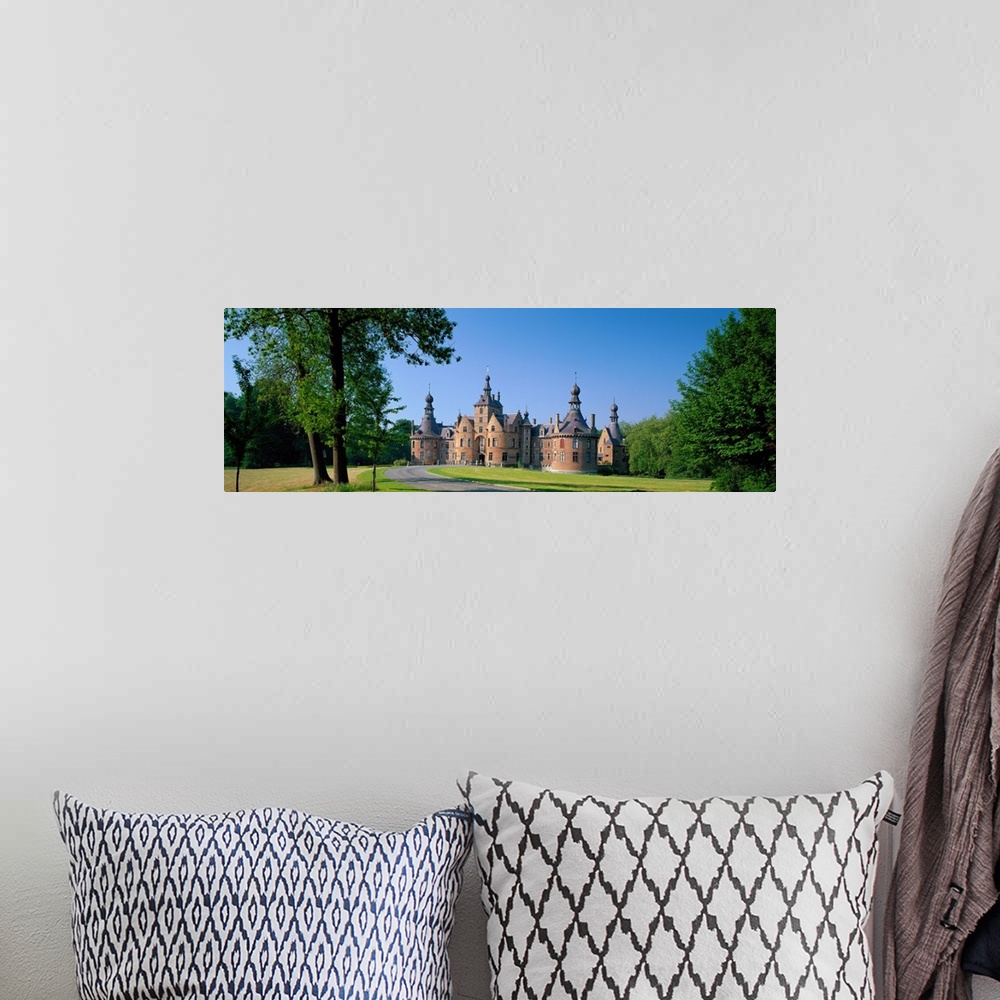 A bohemian room featuring Ooidonk Castle (Kasteel Ooidonk) Belgium
