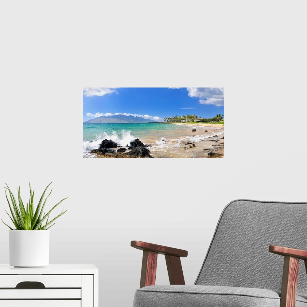 A modern room featuring Hawaii, Tropics, Pacific ocean, Maui island, Kihei beach