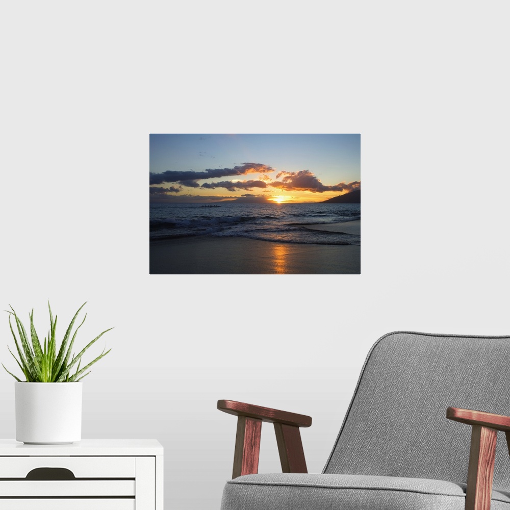 A modern room featuring Hawaii, Maui, Kihei, Sunset At Kamaole Beach One