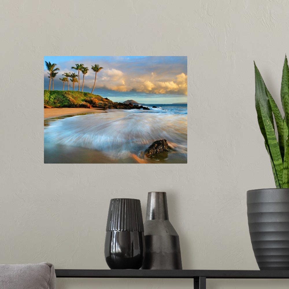 A modern room featuring Hawaii, Maui, Makena, Secret Beach At Sunset