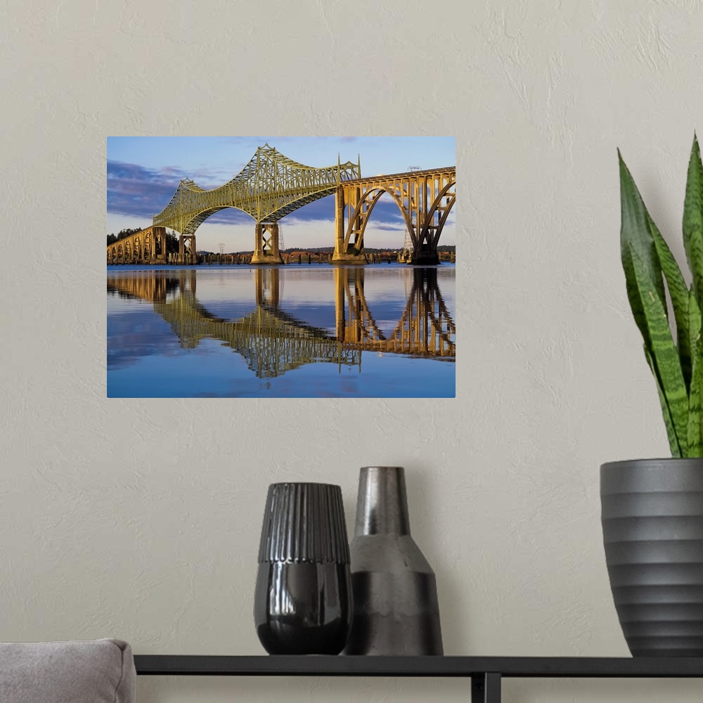 A modern room featuring McCollough Memorial Bridge crosses Coos Bay. North Bend, Oregon, United States of America.