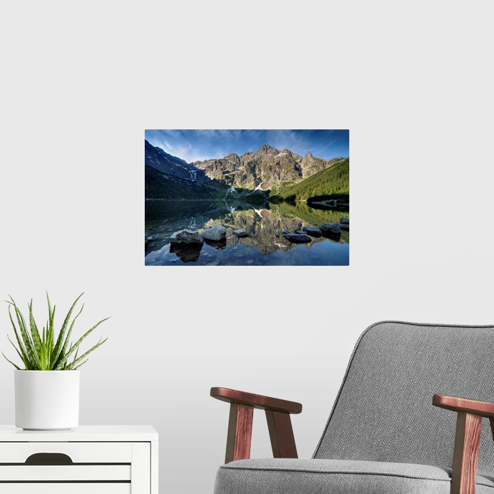 A modern room featuring Morskie Oko