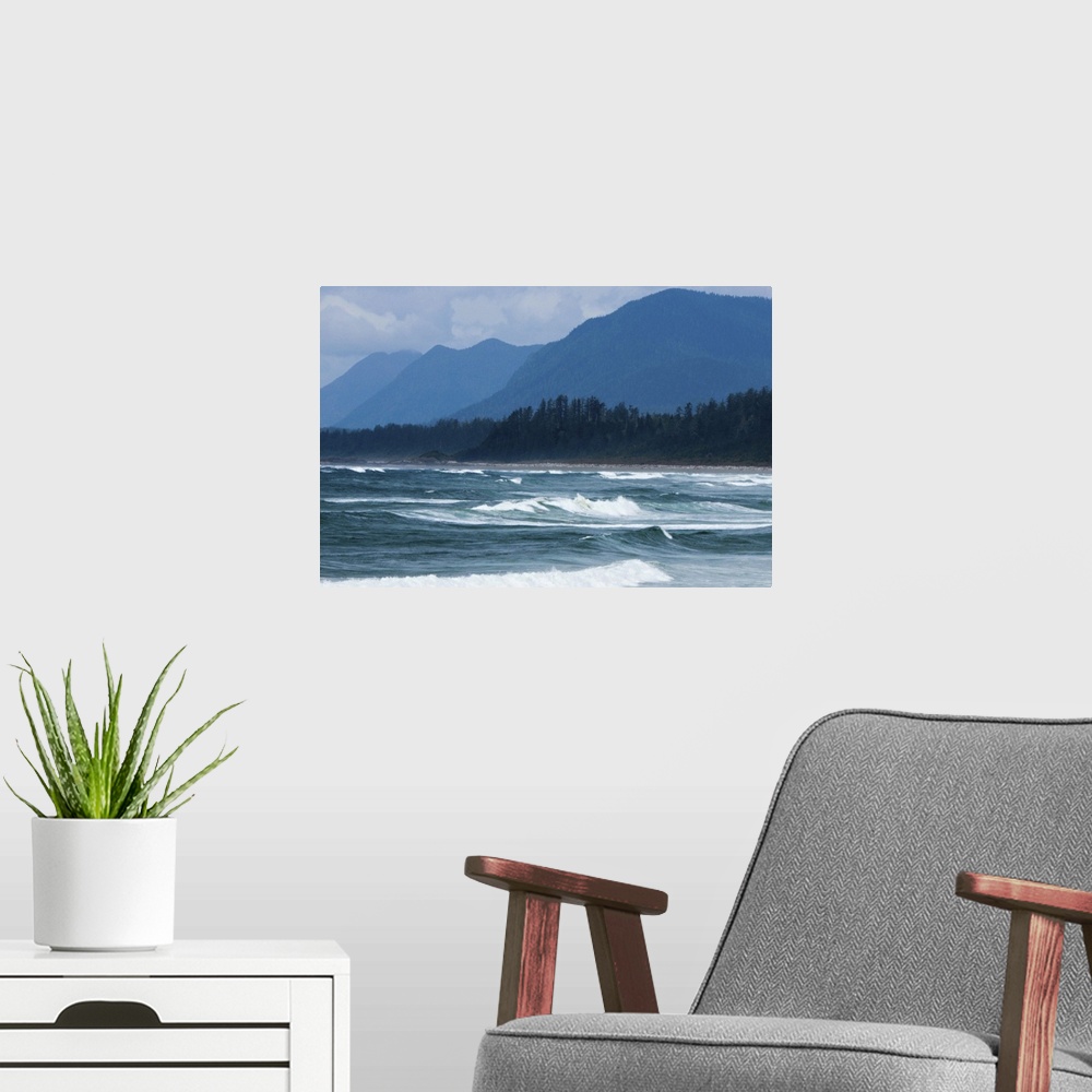 A modern room featuring Long Beach, Pacific Rim National Park Reserve, Tofino, Vancouver Island, British Columbia