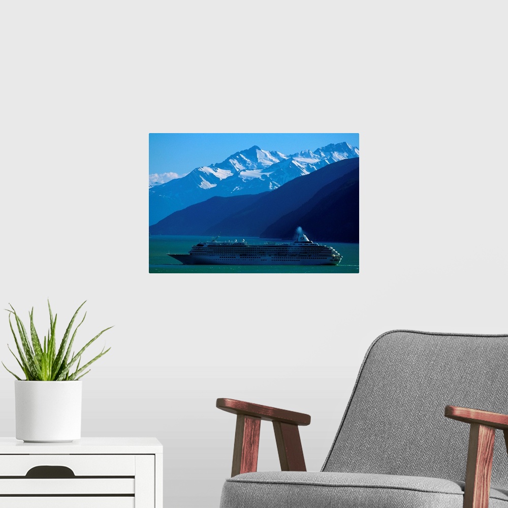 A modern room featuring United States, Alaska, Taiya inlet, View towards Taiya inlet, cruise ship