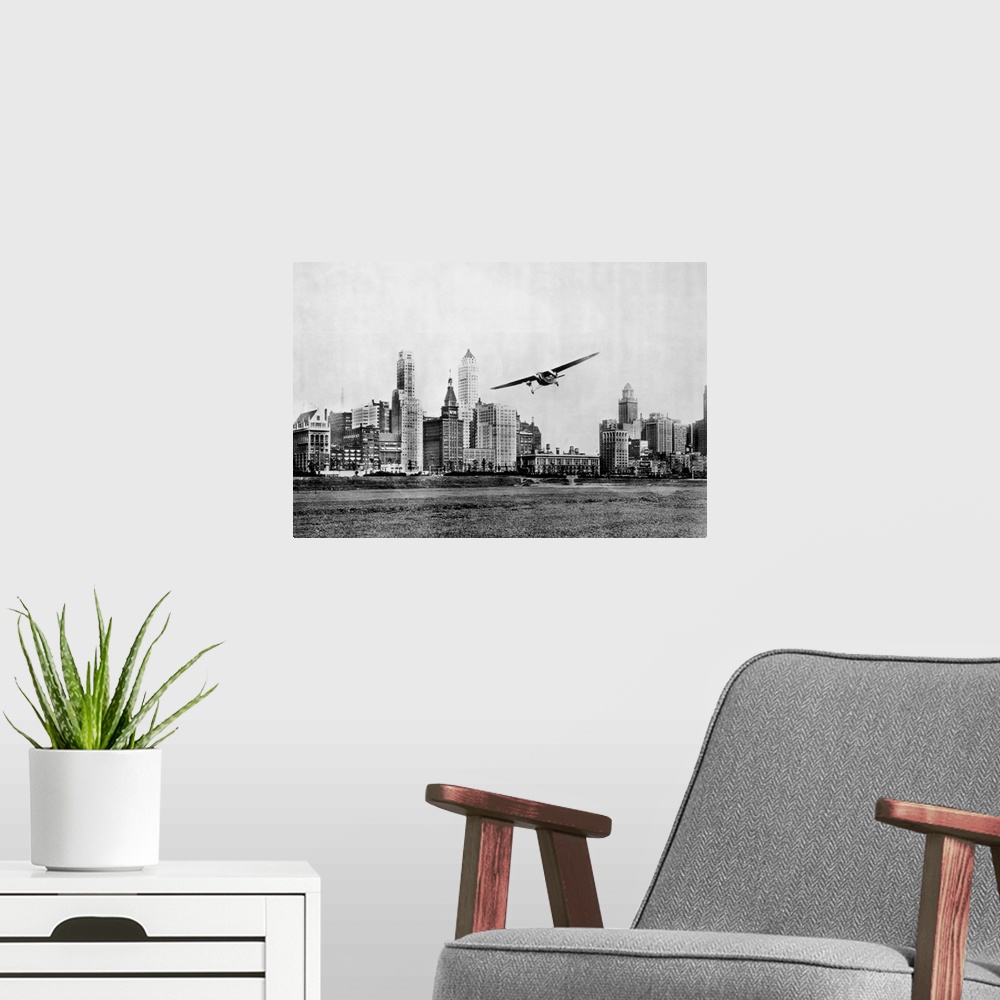 A modern room featuring Propeller Aircraft In Chicago