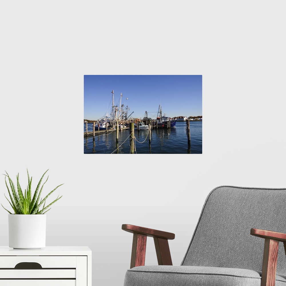 A modern room featuring Montauk Harbour, Montauk, Long Island, New York State