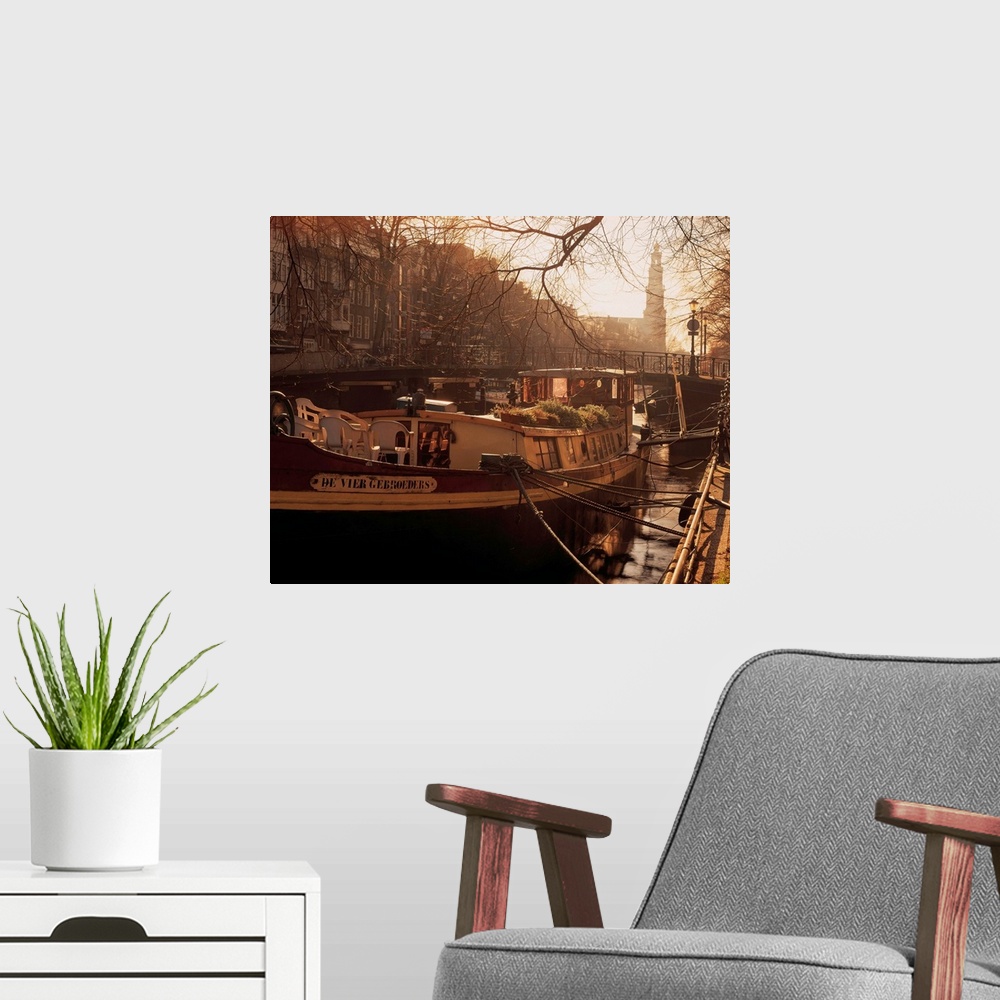 A modern room featuring Holland, Amsterdam, Houseboat on Prinsengracht