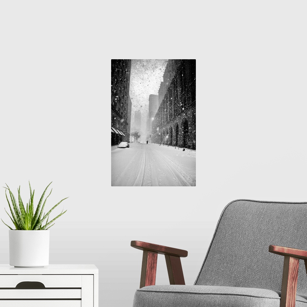 A modern room featuring New York Walker In Blizzard
