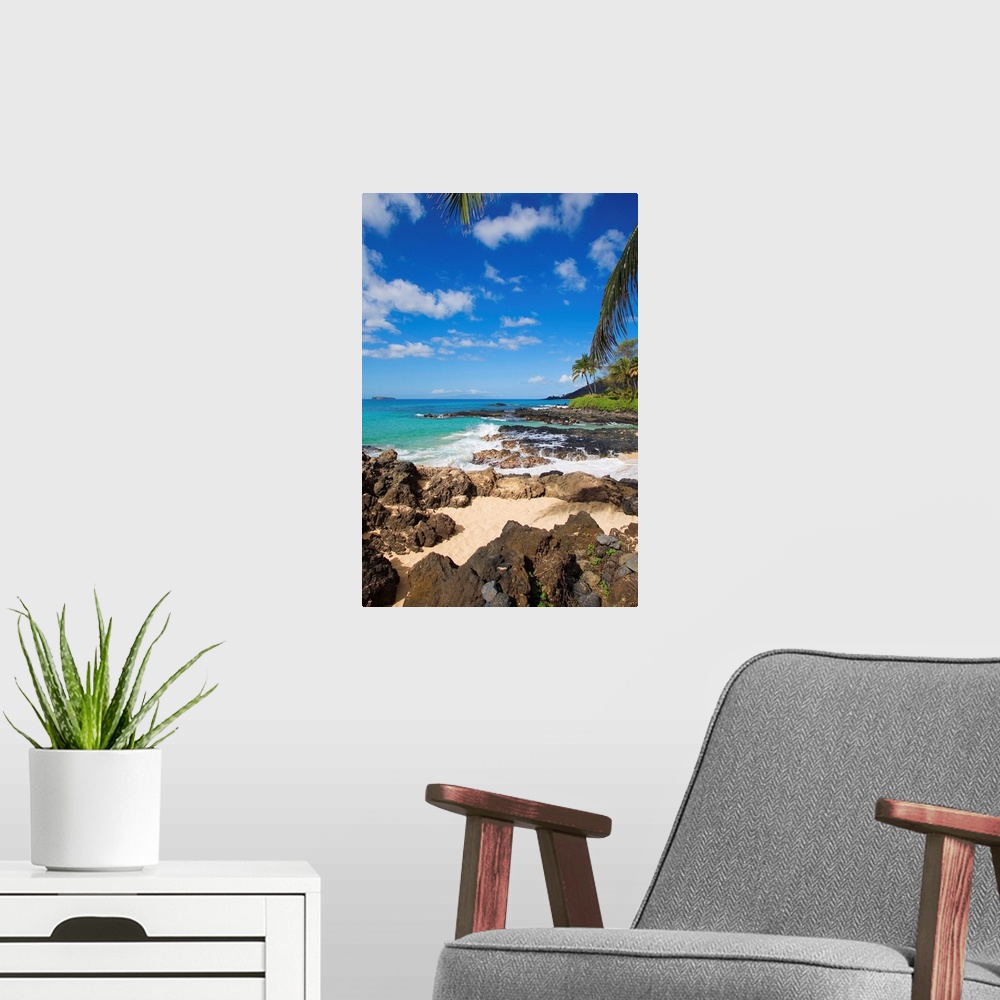 A modern room featuring Hawaii, Maui, Makena, Maui Wai Or Secret Beach And Rocky Surroundings