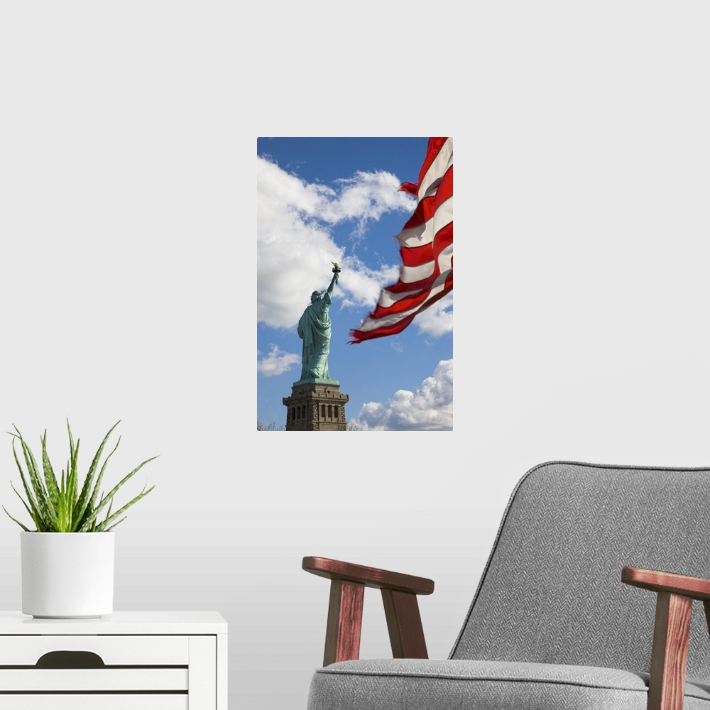 A modern room featuring New York State, New York City, Statue of Liberty, Stars and stripes