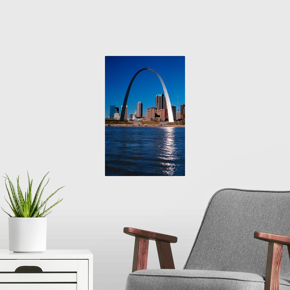A modern room featuring Gateway Arch in St Louis, Missouri