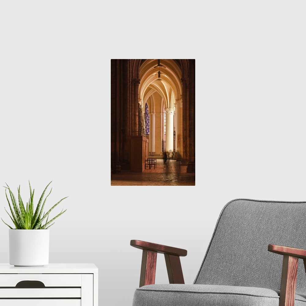 A modern room featuring The cathedral of Chartres is on the Chemin de Saint-Jacques de Compostelle.