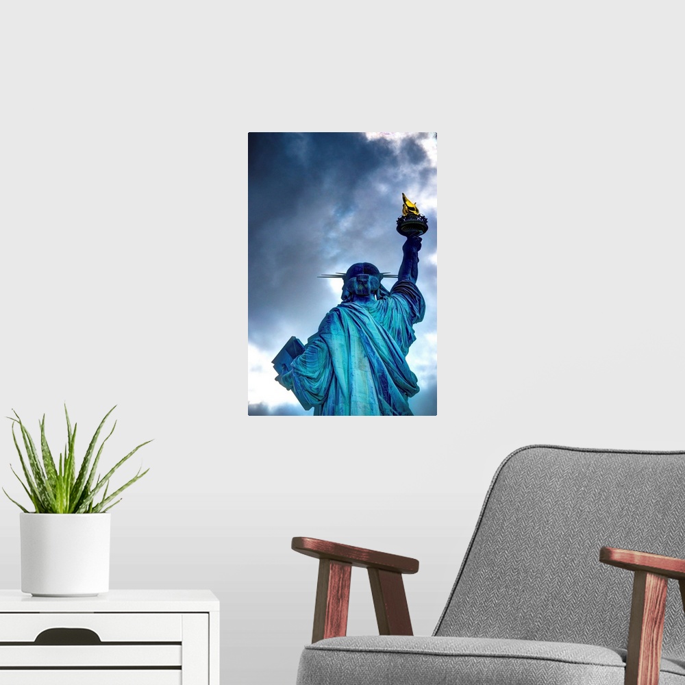 A modern room featuring USA, New York, Statue of Liberty