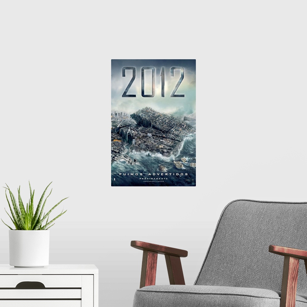 A modern room featuring 2012 - Movie Poster - Spanish