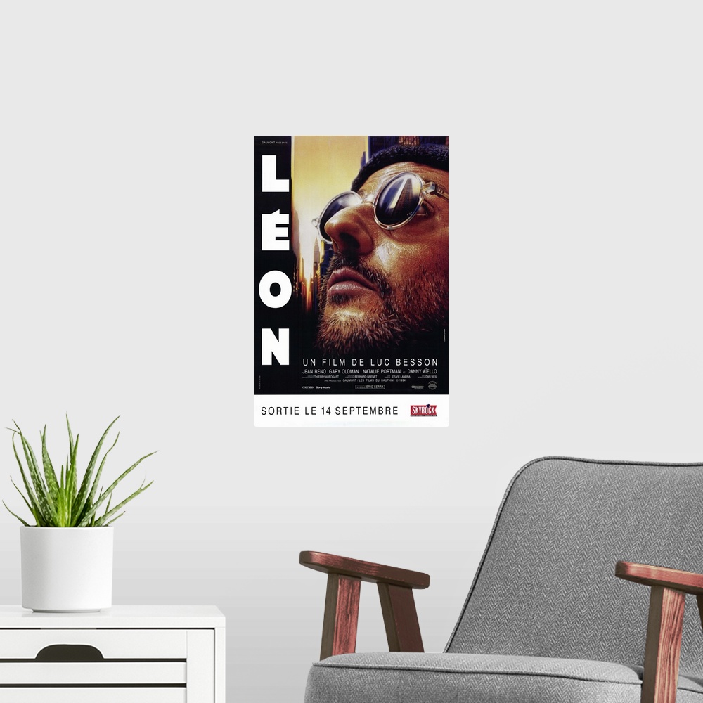 A modern room featuring Leon (Reno) is an eccentric French hit man, working New York's mean streets, when his 12-year-old...