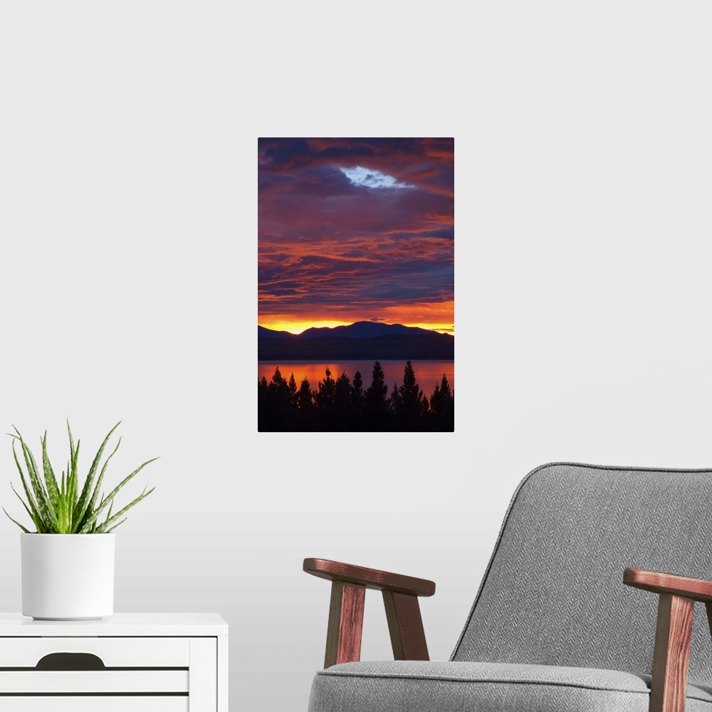 A modern room featuring Sunrise, Lake Pukaki, Canterbury, South Island, New Zealand, Pacific