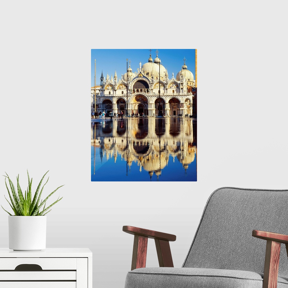 A modern room featuring Italy, Venice, Basilica di San Marco and Square flooded