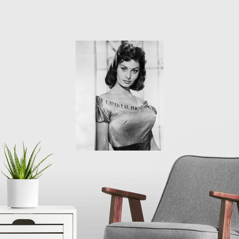 A modern room featuring Sophia Loren, The Pride And The Passion