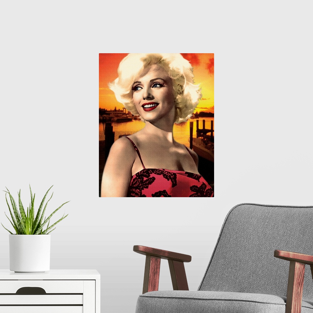 A modern room featuring Marilyn Monroe Top of The Bay